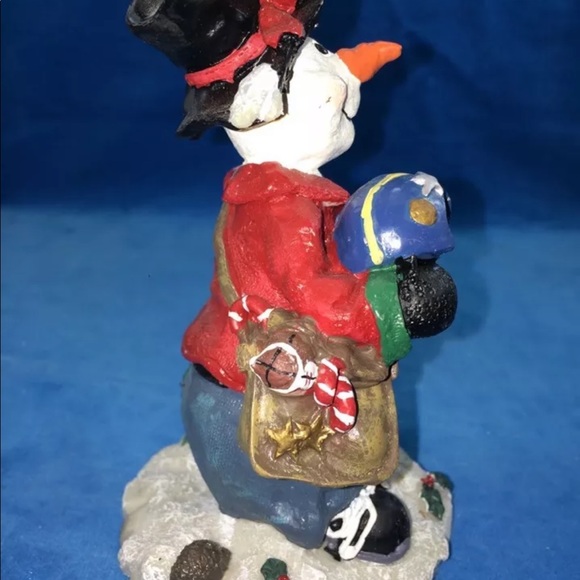 ⭐️🌸All Star Snowman Football Player Resin Figurine - Picture 4 of 11